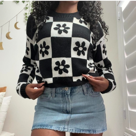 HOLLISTER Check and Floral PatternSweater in Black White. Size XXS NWT - Picture 8 of 8